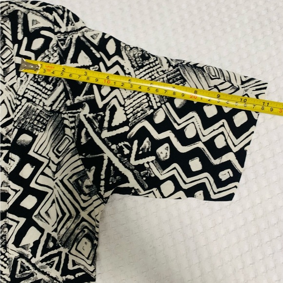 Black and white print dress with short sleeves oval neck line Fit and flare - Picture 11 of 14